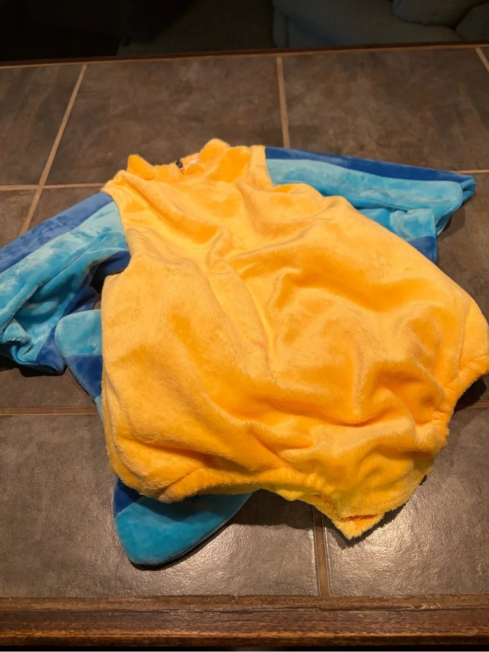 Disney Finding Nemo Yello  and Blue Plush Kid's Costume- so cute 🐠